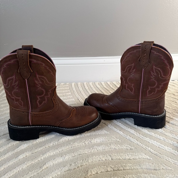 Justin Cowboy Boots - Picture 9 of 10